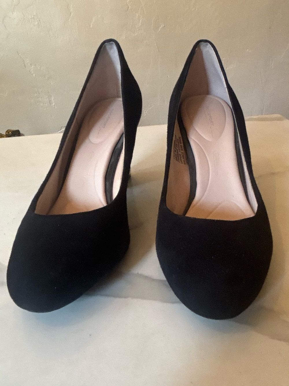 Rockport black suede pump heels size 7 with Adidas Adiprene insole